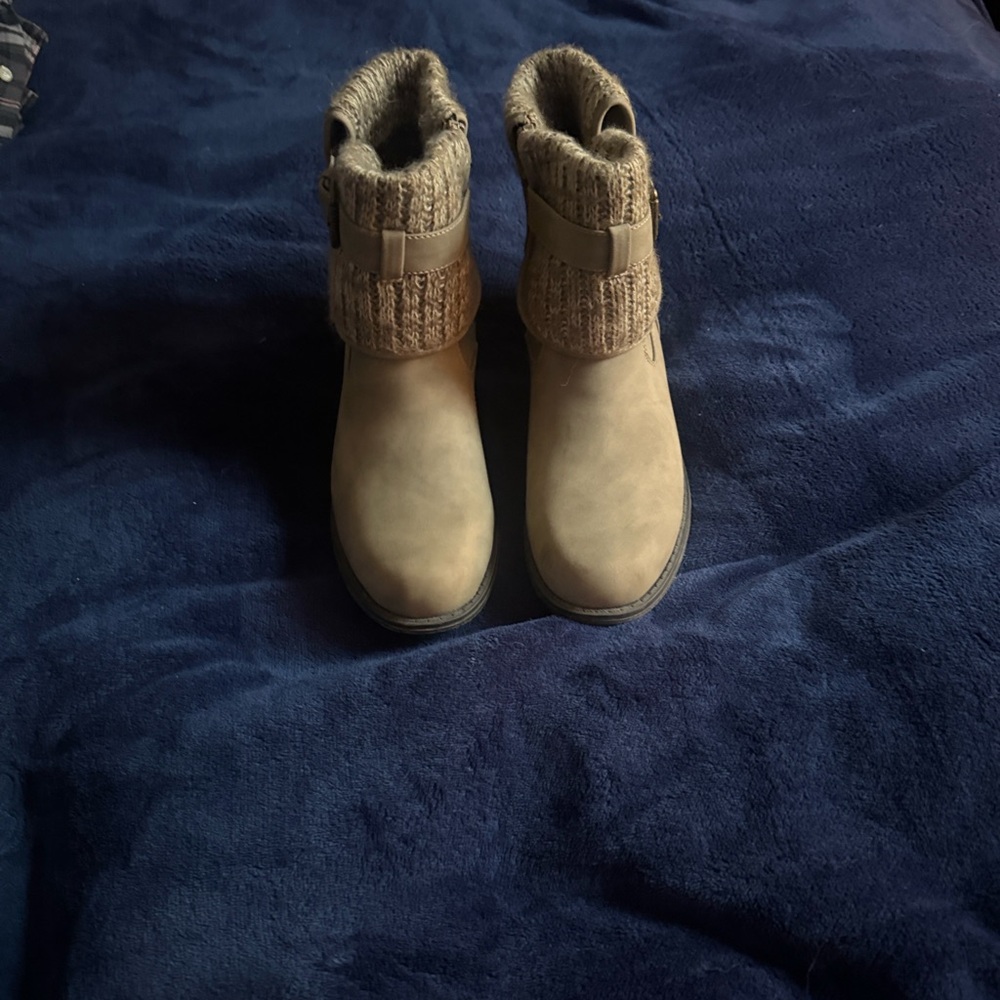 Tan Ankle Boots with Knit Cuff - Picture 3 of 4